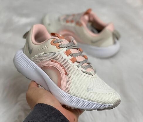حذاء Nike WMNS React Escape RN 2 (DJ9976-100)_7.5 - ساند دريفت/بلاك شراع in Saudi Arabia