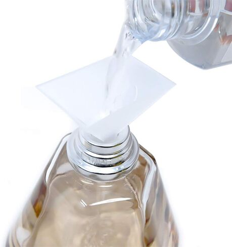 مجموعة هدايا لامب بيرغر آيس كيوب - موزع عطور منزلي - عطر - 5.5 × 3 × 3 بوصة - صنع في فرنسا - يشمل عطر نسيم المحيط 8.45 مرة سائلة - 250 ملليلتر (ريش) in Saudi Arabia