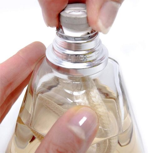 مجموعة هدايا لامب بيرغر آيس كيوب - موزع عطور منزلي - عطر - 5.5 × 3 × 3 بوصة - صنع في فرنسا - يشمل عطر نسيم المحيط 8.45 مرة سائلة - 250 ملليلتر (ريش) in Saudi Arabia