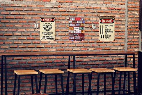 AOYEGO Beware Of Sharks Tin Sign, Vintage Metal Tin Signs for Cafes Bars Pubs Shop Wall Decorative Funny Retro Signs for Men Women 8x12 Inch in Saudi Arabia