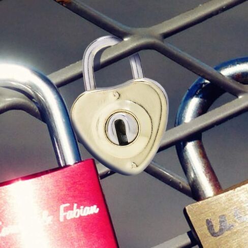 10 قطع قفل صغير على شكل حب قديم، مجموعة من 10 أقفال معدنية صغيرة عتيقة على شكل قلب، أقفال لطيفة مع مفاتيح للديكور in Kuwait