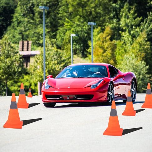 مخاريط السلامة المرورية القابلة للطي - 4 عبوات من مخاريط برتقالية منبثقة محمولة مقاس 18 بوصة مع طوق عاكس للسلامة على الطرق، وممارسة القيادة، ومواقف السيارات، وخفة الحركة للتدريب الرياضي، ولعب الأطفال in Kuwait