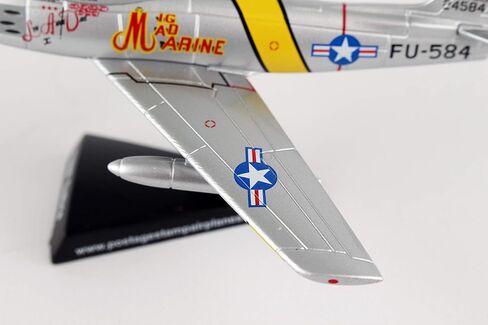 Daron Worldwide Trading F/A-18C Hornet Blue Angels 1:150 Vehicle in Kuwait