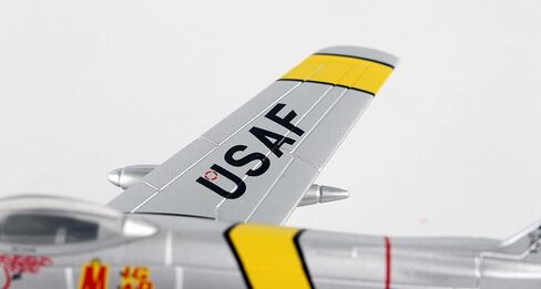 Daron Worldwide Trading F/A-18C Hornet Blue Angels 1:150 Vehicle in Kuwait