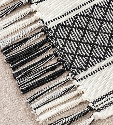 wracra boho المنسوجة الجدول عداء 14 × 72 بوصة أبيض وأسود ريفي الجدول العداءين الحديثة مزرعة نمط خمر ريفي الجدول عداء مع شرابات لخزانة الزفاف دش المنزل طاولة الطعام ديكور in Kuwait