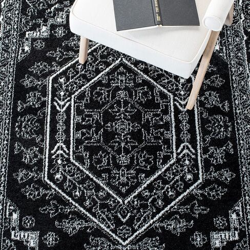سجادة Safavieh Adirondack Collection - 2'6" x 4'، أسود وعاجي، تصميم ميدالية شرقية، لا يتساقط ويسهل العناية به، مثالي للمناطق ذات حركة المرور العالية في المدخل، وغرفة المعيشة، وغرفة النوم (ADR108Z) in Saudi Arabia