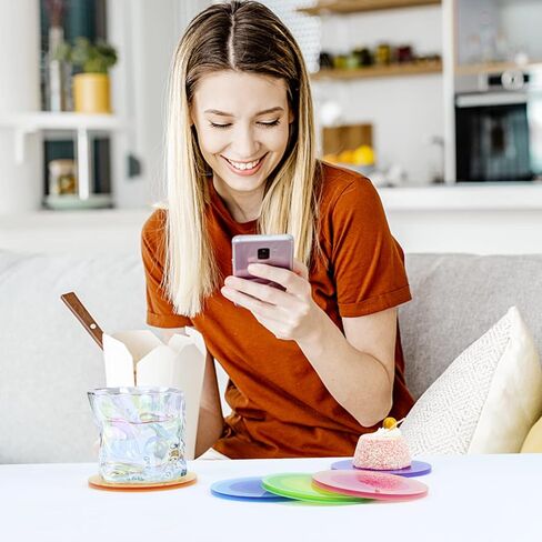 قواعد أكواب للشرب مكونة من 5 قطع لطاولة القهوة، مجموعة قواعد أكواب من الأكريليك، قواعد أكواب دائرية مرحة للأكواب (5 ألوان) in Kuwait