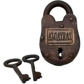 قفل حديد الزهر لسجن الكاتراز - لمسة نهائية صدئة عتيقة مع علامة نحاسية - قفل عمل مع مفاتيح in Kuwait