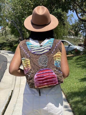 حقيبة يد وحقيبة ظهر بتصميم بوهيمي ومفروزة بنمط ممزق in Kuwait