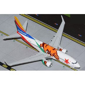 GeminiJets G2SWA1009F Southwest Airlines Boeing 737-700 Lone Star One N931WN Flaps Down; Scale 1:200 in Kuwait