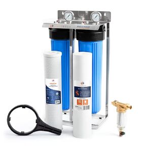 نظام تصفية المياه Aquaboon Whole House بمرحلتين لمياه الآبار مع فلتر رواسب 5 ميكرون وخرطوشة فلتر الكربون وغطاء فلتر مياه كبير 20 × 4.5 مع مفتاح ربط وإطار فولاذي ومقياس الضغط والإصدار