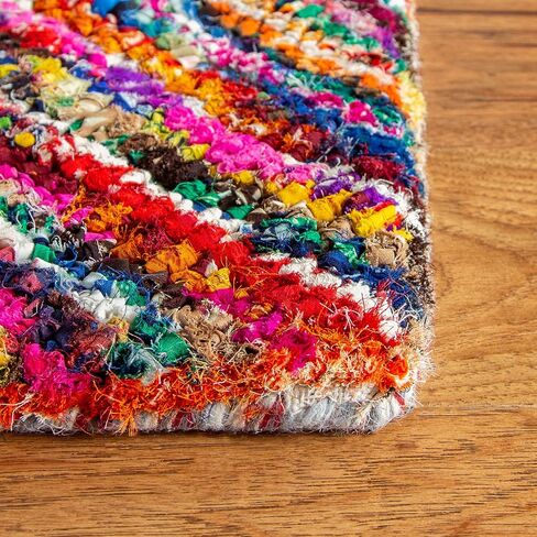 SAFAVIEH Nantucket Collection Area Rug - 5' x 7'6", Multi, Handmade Boho Chevron Cotton, Ideal for High Traffic Areas in Living Room, Bedroom (NAN311A) in Saudi Arabia