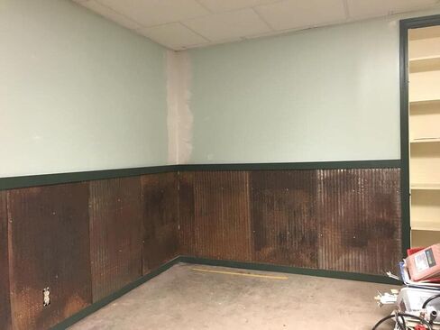 CeilingConnex Colorado Steel Rustic Corrugated Metal Wainscoting (5-Pack Galvalume) in Saudi Arabia