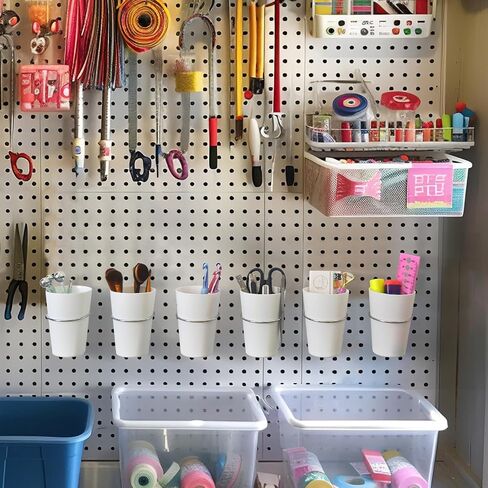 إكسسوارات أكواب خطاطيف Pegboard - 18 حزمة من Pegboard Display 2 & 4 بوصة بين قوسين مسطحين، أكواب معلقة صغيرة لـ 1/8 1/4 Peg Board - شماعات منظم الأدوات لحرف المرآب (6 أكواب ملونة و12 خطافًا) in Kuwait