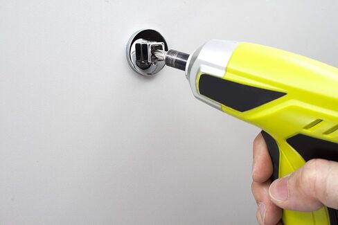 عائق مثبت على الحائط من Waning Moon لألواح الستائر، خطاف ربط، مجموعة من 2، لمسة نهائية من الكروم المصقول in Kuwait