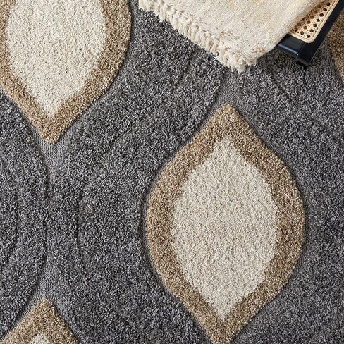 سجادة SAFAVIEH Florida Shag Collection - 2'3" x 9'، رمادي وعاجي، تصميم Ogee حديث، لا يتساقط ويسهل العناية به، سمك 1.2 بوصة مثالي للمناطق ذات حركة المرور العالية في غرفة المعيشة وغرفة النوم (SG461-8012) in Kuwait