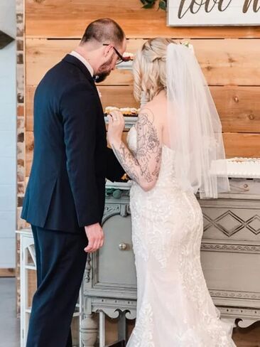 طرحة زفاف Easedaily Bride قصيرة الخصر بطول 1 طبقة من تول الزفاف وإكسسوارات الشعر مع مشط وحافة مقصوصة (28 بوصة) in Kuwait