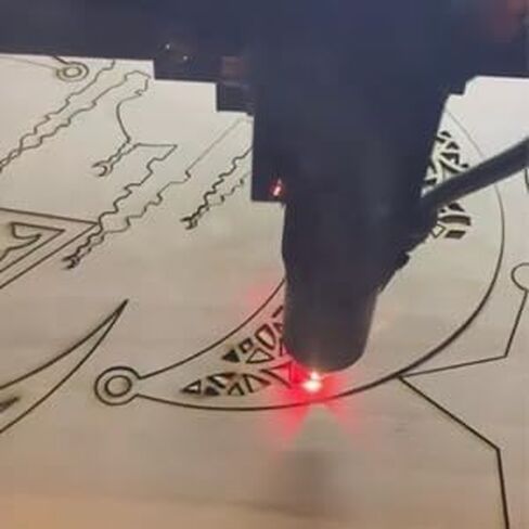 XBurmo 12 × 12 بوصة خشب البتولا البلطيقي الرقائقي، 3 مم 1/8 بوصة خشب الحرف اليدوية، 8 قطع من أوراق الخشب الرقيقة قطع خشبية طبيعية للحرف اليدوية والكتابة لوازم DIY النقش ونحت ديكورات المنزل in Kuwait