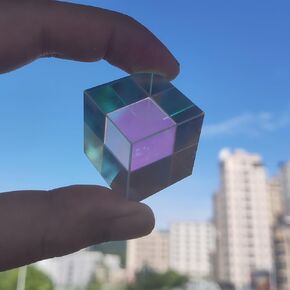 Prism Optical Glass X-Cube Crystal Prism for RGB Dispersion - Ideal for Physics, Decoration, Light Spectrum Education, and Photography Props (20mm)