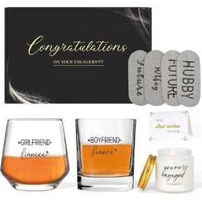 هدايا الخطوبة للأزواج - مجموعة النبيذ وكؤوس الويسكي للصديق والصديقة، السيد والسيدة المستقبلية.' جوارب، شمعة، بطاقات تهنئة - هدايا زفاف للعروس والعريس، هدايا خطوبة رائعة للنساء والأزواج in Kuwait