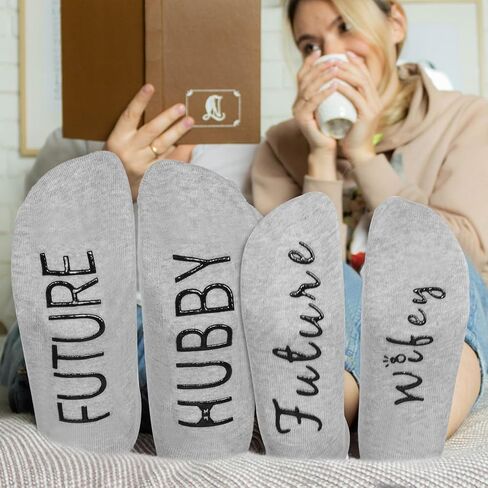 هدايا الخطوبة للأزواج - مجموعة النبيذ وكؤوس الويسكي للصديق والصديقة، السيد والسيدة المستقبلية.' جوارب، شمعة، بطاقات تهنئة - هدايا زفاف للعروس والعريس، هدايا خطوبة رائعة للنساء والأزواج in Kuwait