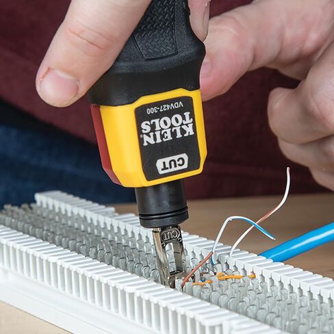 مجموعة أدوات VDV001819 من Klein Tools، مجموعة اختبار تركيب الكابلات مع أدوات التجعيد، جهاز اختبار كابل Scout Pro 3، والقصاصات، وأداة Punchdown، وحقيبة، 6 قطع in Kuwait