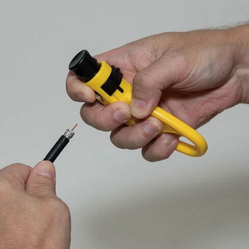 مجموعة أدوات VDV001819 من Klein Tools، مجموعة اختبار تركيب الكابلات مع أدوات التجعيد، جهاز اختبار كابل Scout Pro 3، والقصاصات، وأداة Punchdown، وحقيبة، 6 قطع in Kuwait