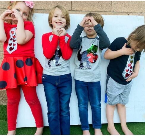 قمصان HH Family Valentine للأولاد تي شيرت للأطفال مزين بالترتر أو على شكل ديناصور على شكل قلب in Kuwait