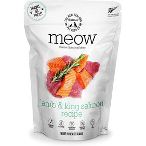 شركة New Zealand Natural Pet Food Co. Meow Lamb & King Salmon تجميد طعام القطط الخام المجفف أو الخلاط أو الطبقة العلوية أو الحلوى - وصفة عالية البروتين وطبيعية ومحدودة المكونات 1.76 أونصة
