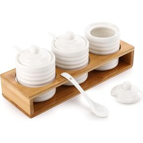 جرة بهارات من البورسلين مكونة من 3 قطع من DEAYOU مع غطاء وملعقة، وحاويات ملح وفلفل سيراميك مع صينية خشب الخيزران، وصندوق توابل الفخار الأبيض، وأوعية السكر للمطبخ، والمنزل، والشاي، والقهوة، 7 أونصة in Kuwait