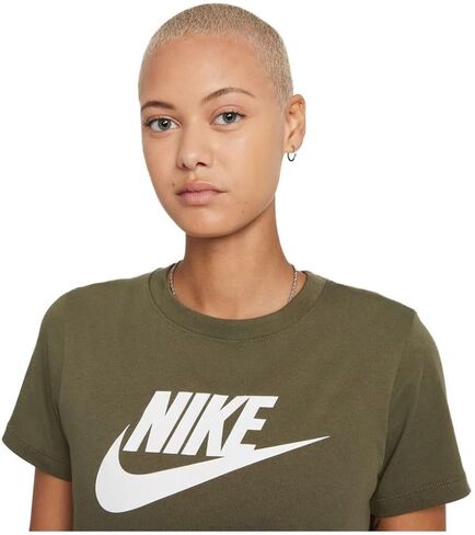تي شيرت أساسي للسيدات من Nike Sportswear (كبير جدًا، زيتوني متوسط/أبيض) in Saudi Arabia