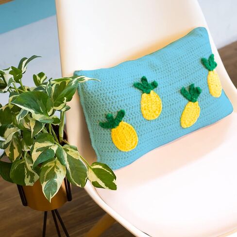 منسوجات أرجوانية | خيوط صوفية - وزن فائق النعومة #4 | 6 بونبونات أكريليك كبيرة للكروشيه والحياكة بألوان متنوعة (الأحمر والأسود والأصفر والأخضر والأزرق والبرتقالي) | 100 جرام (3.5 أونصة) لكل كرة in Kuwait