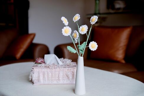 3PCS Handmade Finished Crochet Daisy Bouquet with Ceramic Vase Ornaments (White) in Saudi Arabia