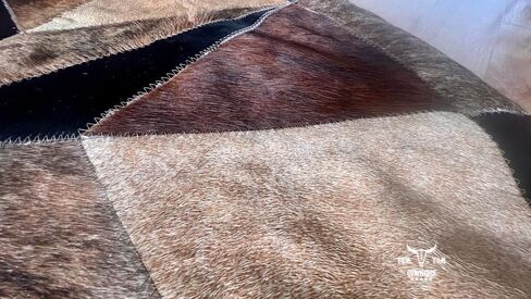 سجادة من جلد البقر، جلد بني فاتح، مساحة دائرية مرقعة على شكل نجمة 40 بوصة، لتزيين غرف النوم وغرف الطعام وغرف المعيشة in Kuwait