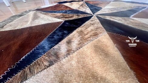 سجادة من جلد البقر، جلد بني فاتح، مساحة دائرية مرقعة على شكل نجمة 40 بوصة، لتزيين غرف النوم وغرف الطعام وغرف المعيشة in Kuwait