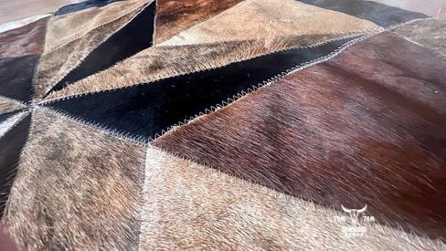 سجادة من جلد البقر، جلد بني فاتح، مساحة دائرية مرقعة على شكل نجمة 40 بوصة، لتزيين غرف النوم وغرف الطعام وغرف المعيشة in Kuwait