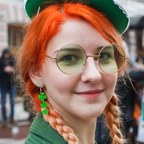 Shamrock Green Pendant Earrings: Lucky Four Leaf Clover Pendant Earrings Cute St. Patrick's Day Accessories for Women Irish Shamrock Pendant St. Patrick's Day Accessories Irish Holiday Gifts in Kuwait