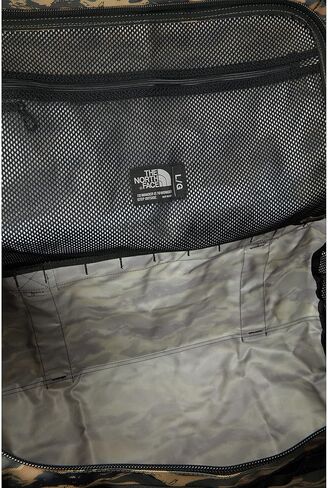 ذا نورث فيس شنطة دفل من بيس كامب ال نيو رمادي داكن واخضر بطباعة مموهة/ تي ان اف اسود، مقاس واحد in Kuwait