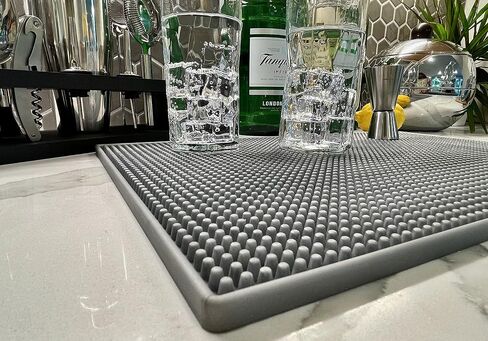 سجادة بار Highball & Chaser مقاس 18 × 12، سجادة بار سميكة ومتينة وأنيقة للانسكابات. غير قابلة للانزلاق، غير سامة، سجادة خدمة للقهوة والحانات والمطاعم (أسود، فردي) in Saudi Arabia