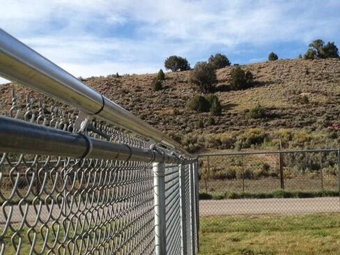8 Foot Kit - Keep Pets Contained, Coyotes Out - Cats, Dogs, Coyotes - Chain Link in Saudi Arabia