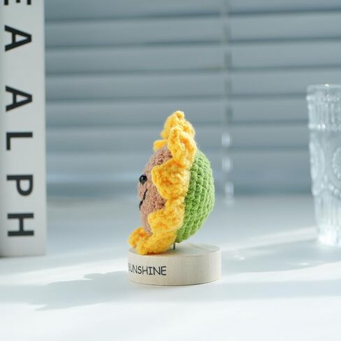 دمية حياكة البطاطس الإيجابية من Sikyby مع بطاقة ملهمة لتقليل الضغط، لعبة مضحكة لتزيين السيارة والمكتب فريدة من نوعها in Kuwait