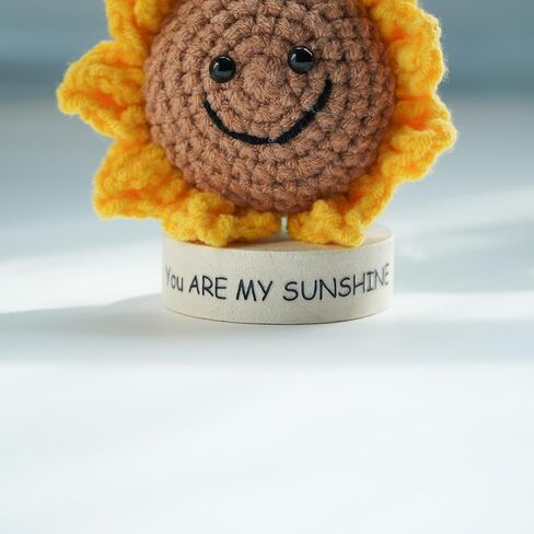 دمية حياكة البطاطس الإيجابية من Sikyby مع بطاقة ملهمة لتقليل الضغط، لعبة مضحكة لتزيين السيارة والمكتب فريدة من نوعها in Kuwait