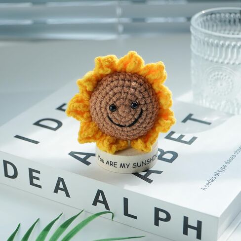 دمية حياكة البطاطس الإيجابية من Sikyby مع بطاقة ملهمة لتقليل الضغط، لعبة مضحكة لتزيين السيارة والمكتب فريدة من نوعها in Kuwait