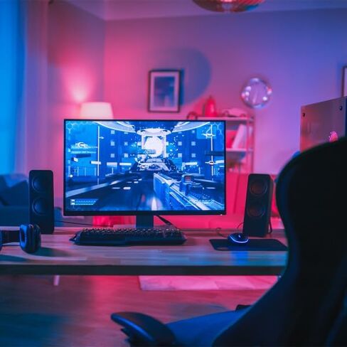 لمبة إضاءة LED متغيرة الألوان من Feit - A19 مع لمبة إضاءة متوسطة القاعدة E26 - ما يعادل 60 وات - عمر 15 عامًا in Saudi Arabia