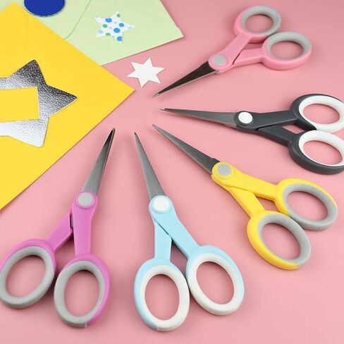مقص حرفي صغير باستيل مقاس 5.5 بوصة، مقص للأطفال بطرف نقطة أمان، مقص مريح للخياطة من الفولاذ المقاوم للصدأ للخياطة والتطريز للمدرسة والمنزل واللوازم المكتبية (رمادي داكن) in Kuwait