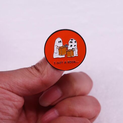 "لقد حصلت على صخرة" شبح بروش دبوس للفتيات الفتيان جولة البرتقال مضحك زر شارة لطيف الجدة المينا التلبيب دبابيس لحقائب الظهر الملابس أكياس جاكيتات قبعة ديكور الإكسسوارات هالوين المجوهرات هدية in Kuwait