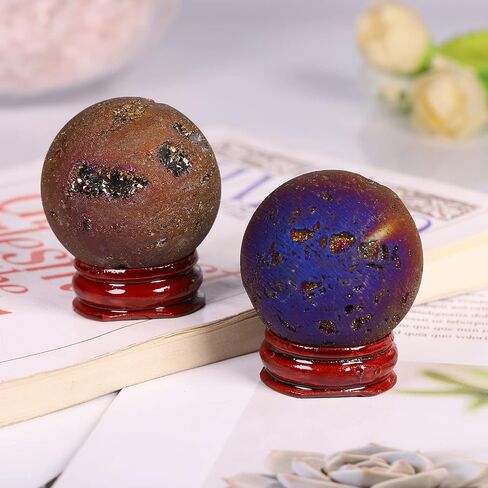 Cheungshing Angel Aura Quartz Druzy Geode Sphere مع قاعدة خشبية، تمثال نحت كرة عقيق كريستال كوارتز مطلي بالتيتانيوم لعيد الفصح، أزرق غامق in Saudi Arabia