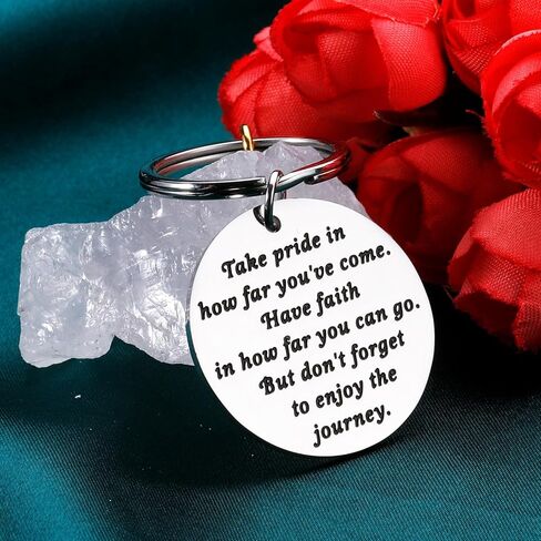 Class of 2024 Graduation Keychains Gifts for Seniors 2024 High School College Medical Student Inspirational 2024 Grad Gifts for Her Him Boys Girls Women Men Master Gifts for Nurse Mom to Son Daughter in Saudi Arabia
