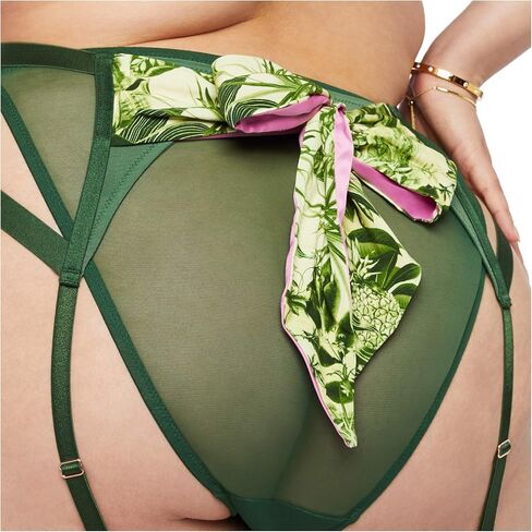 حزام Savage X Fenty النسائي الذي يعيش في The Clouds Garter in Kuwait