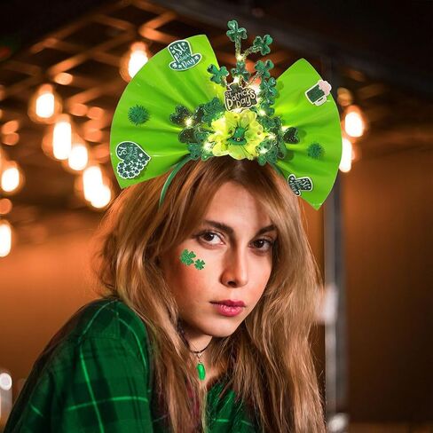 عصابة رأس مضيئة على شكل فيونكة من فورمروك، عصابة شعر خضراء لعيد القديس باتريك، حفلة LED فلاش البرسيم الأيرلندي، خوذة على شكل فيونكة للنساء والفتيات in Kuwait